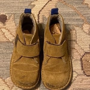 mini Boden Kids 10 Velcro Suede Desert Boot